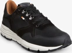 Canyon Weatherproof Runner Lace-up Sneaker