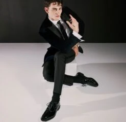 Carlyle Plain-toe Oxford Dress Shoe -Allenedmonds Sshop ec4023245 lifestyle feed660w