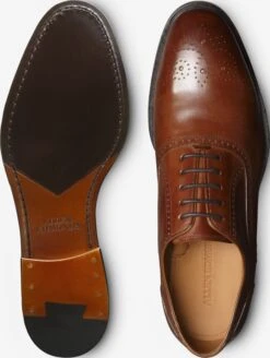 Siena Medallion Oxford Dress Shoe 8 Siena Medallion Oxford Dress Shoe -Allenedmonds Sshop ec4500259 bottom feed660w